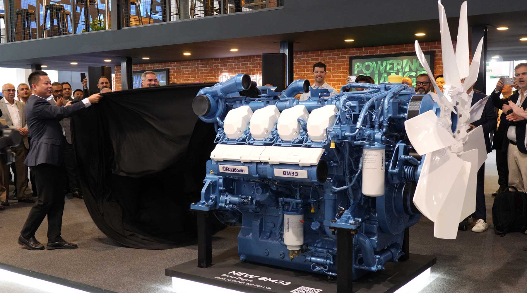 Unveiling of Moteurs Baudouin 8M33 engine.